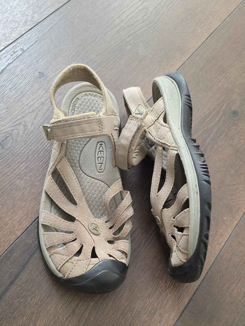 Keen Rose Sandal Women's Beige and Black Size 8